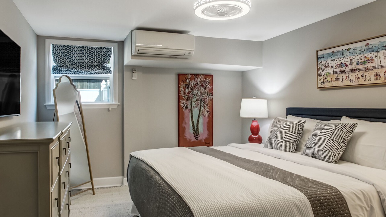 Photo of Bedroom in Savannah Beach