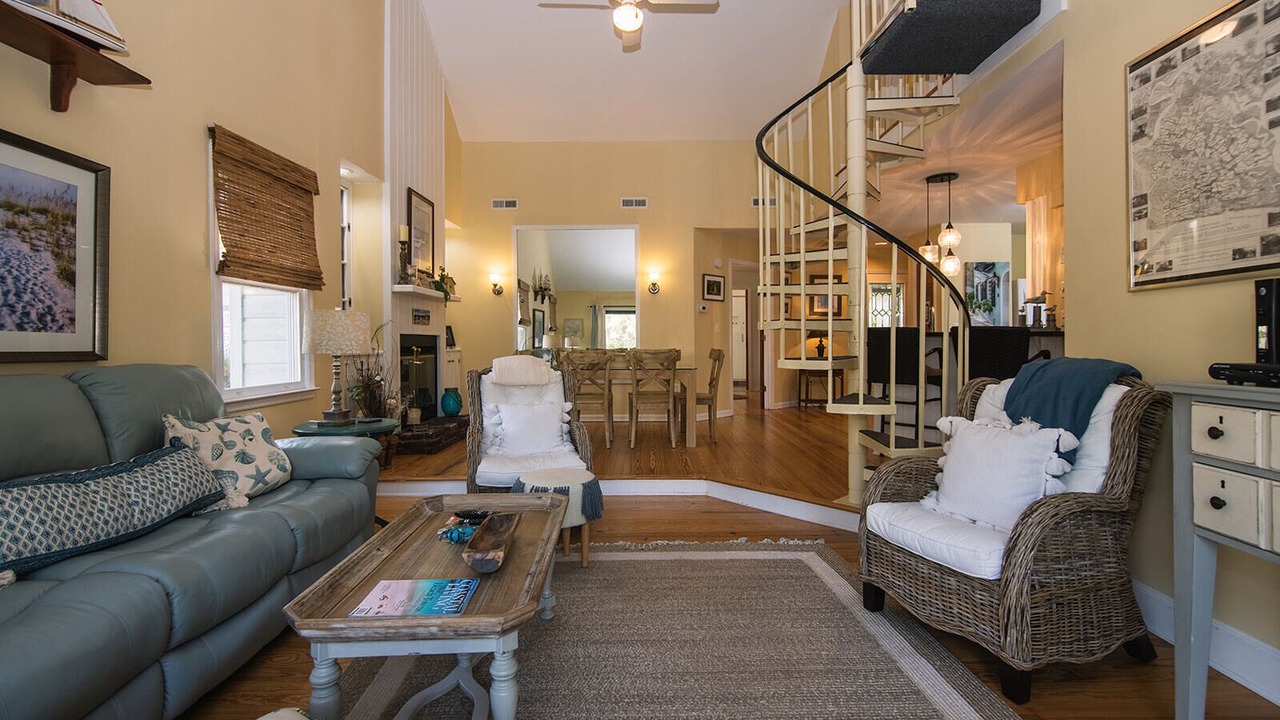 Photo of Livingroom in Ocean Ridge