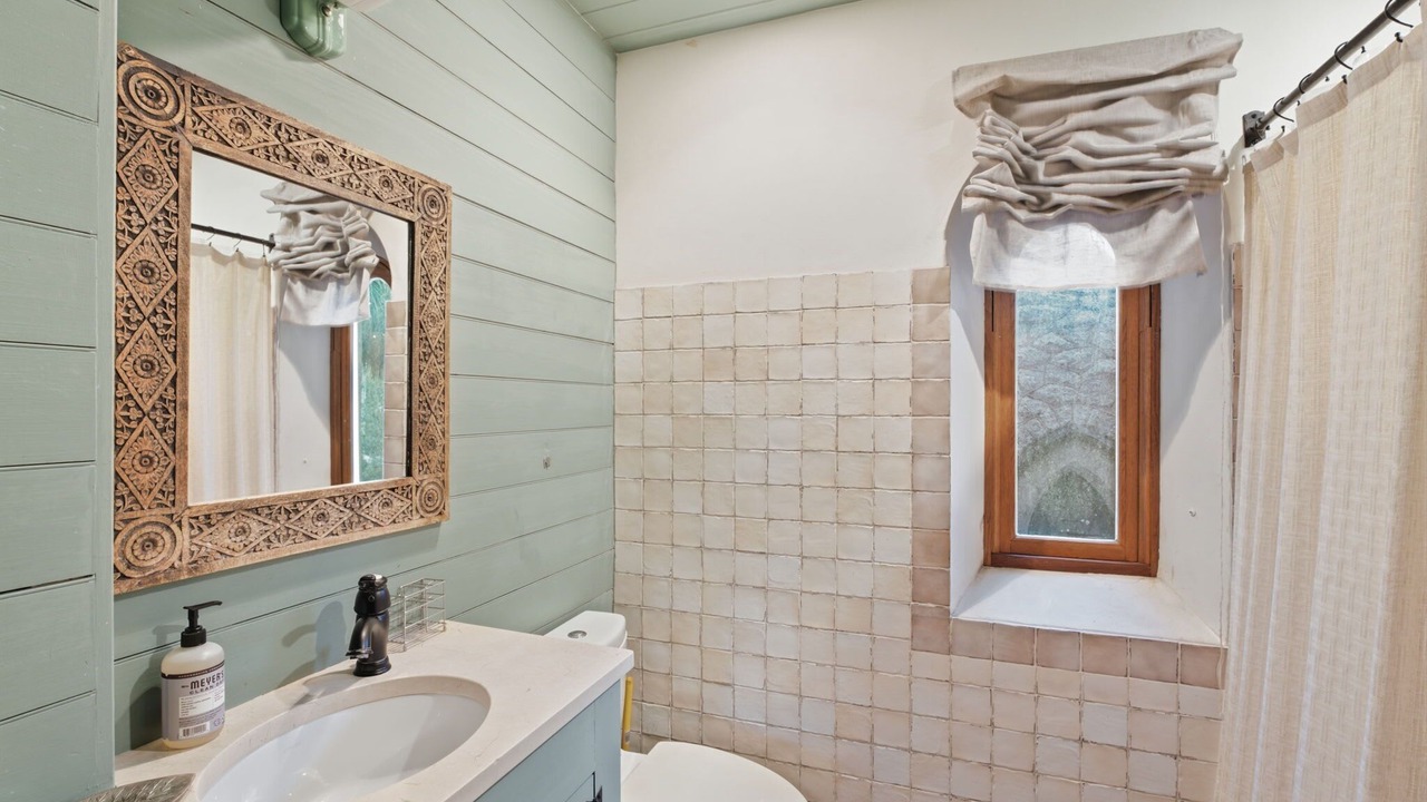 Photo of Bathroom in Sullivan's Island