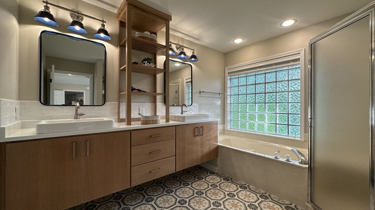 Photo of Bathroom in Hot Springs Village