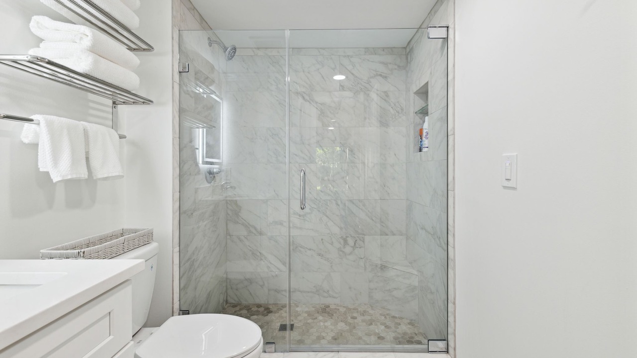 Photo of Bathroom in Folly Field