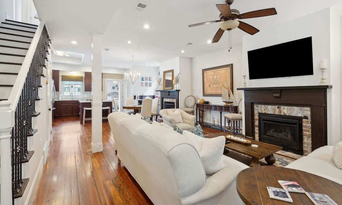 Photo of Livingroom in Harleston Village