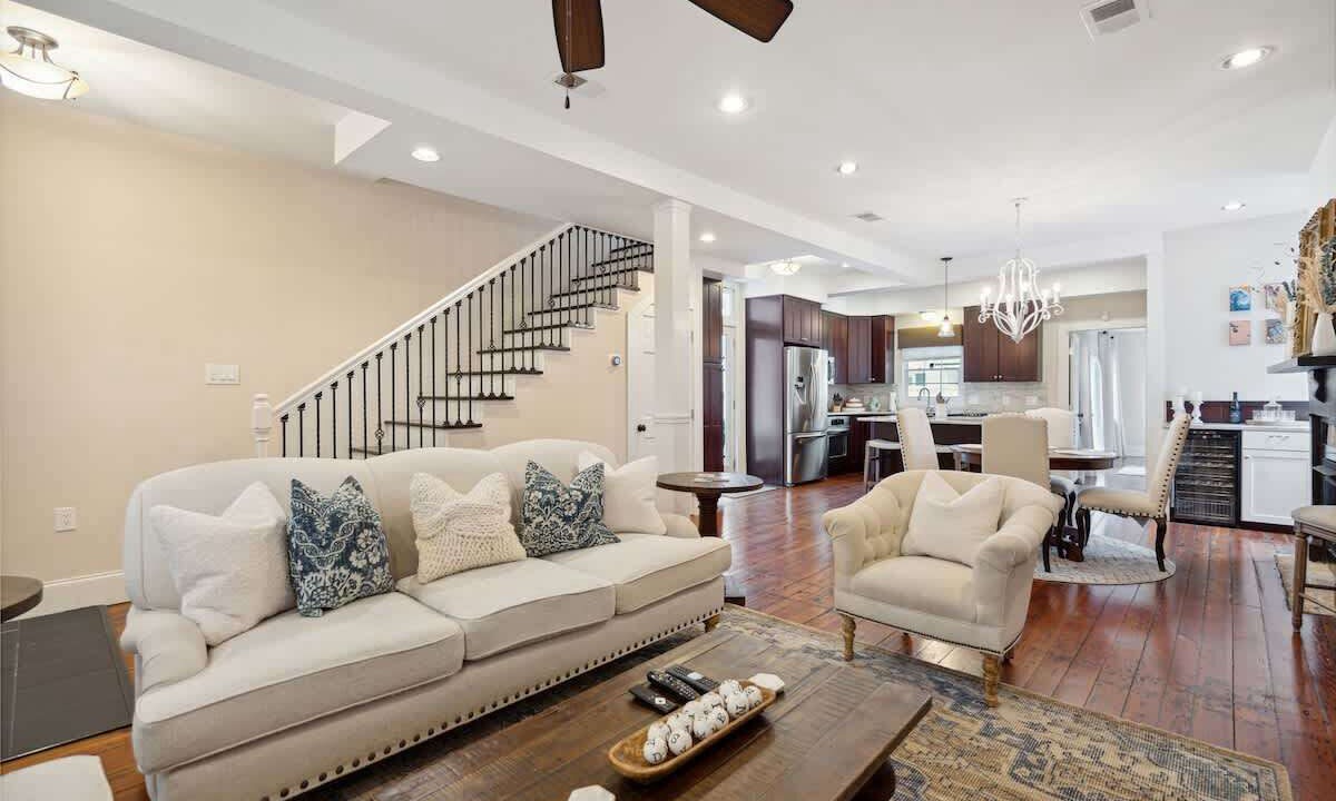 Photo of Livingroom in Harleston Village