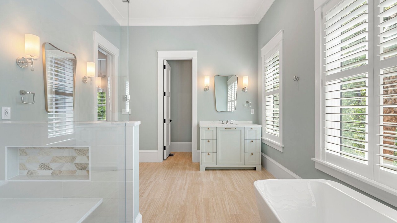 Photo of Bathroom in Vanderhorst Plantation