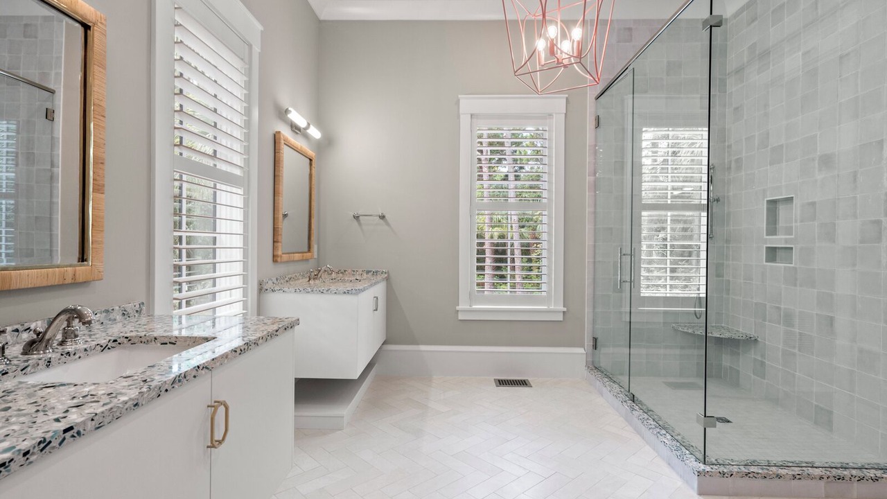 Photo of Bathroom in Vanderhorst Plantation