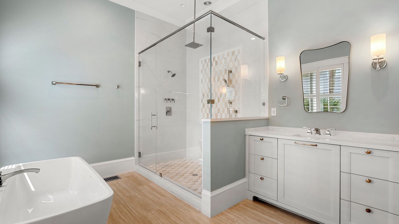 Photo of Bathroom in Vanderhorst Plantation