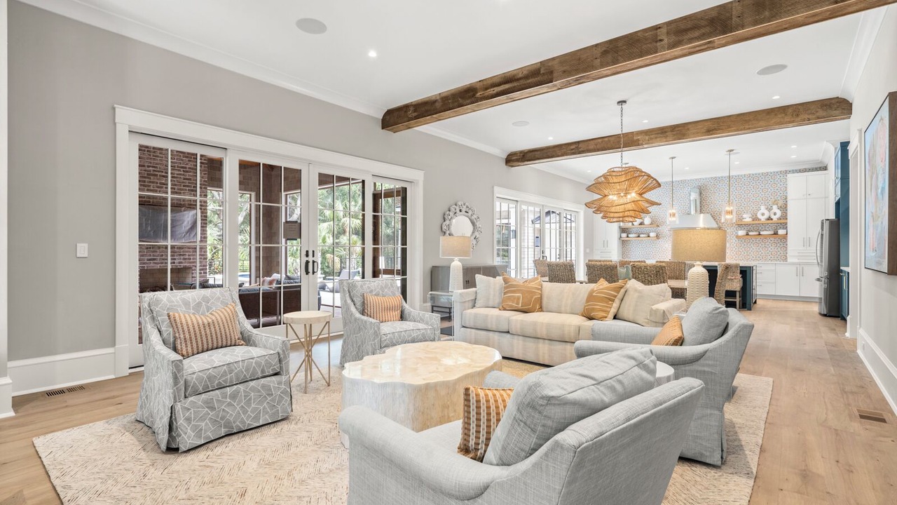 Photo of Livingroom in Vanderhorst Plantation