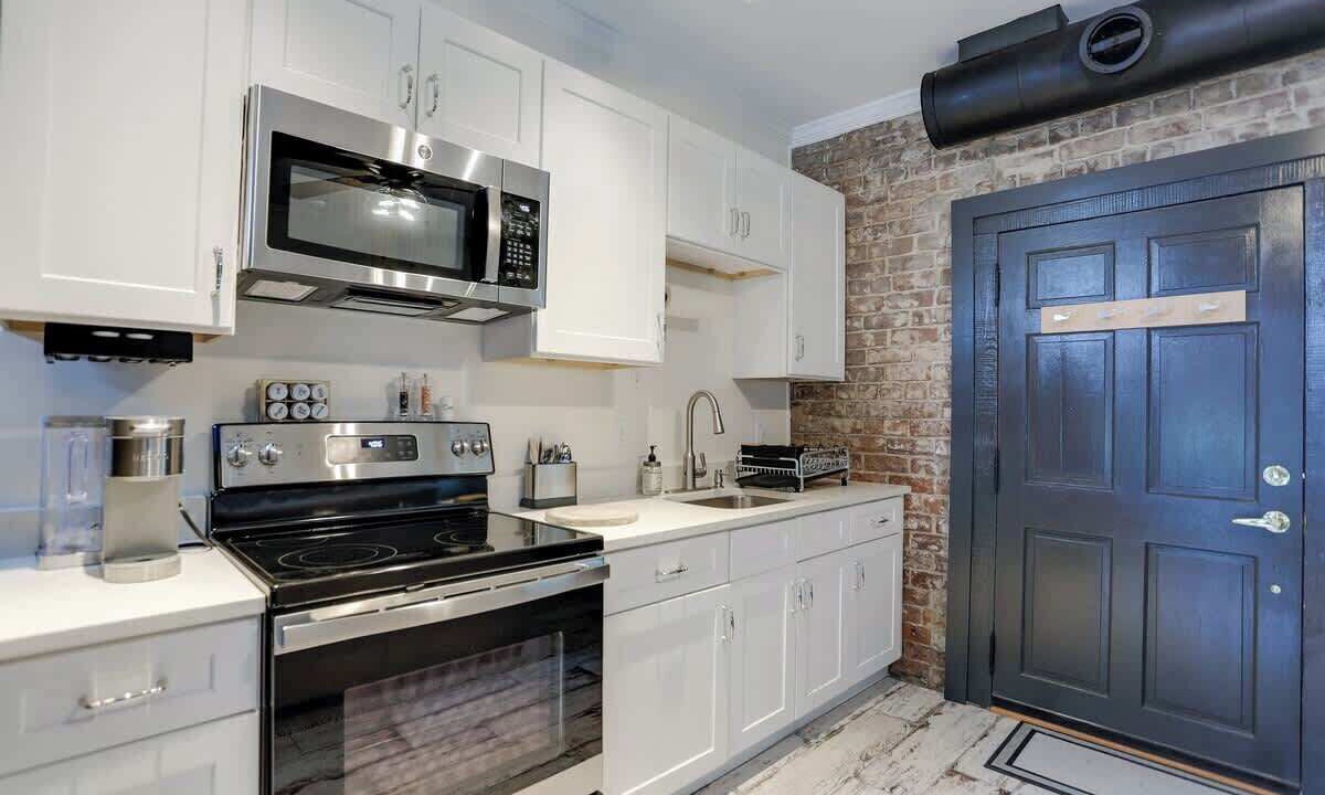 Photo of Kitchen in Historic District - North