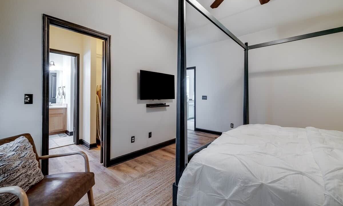 Photo of Bedroom in Pooler