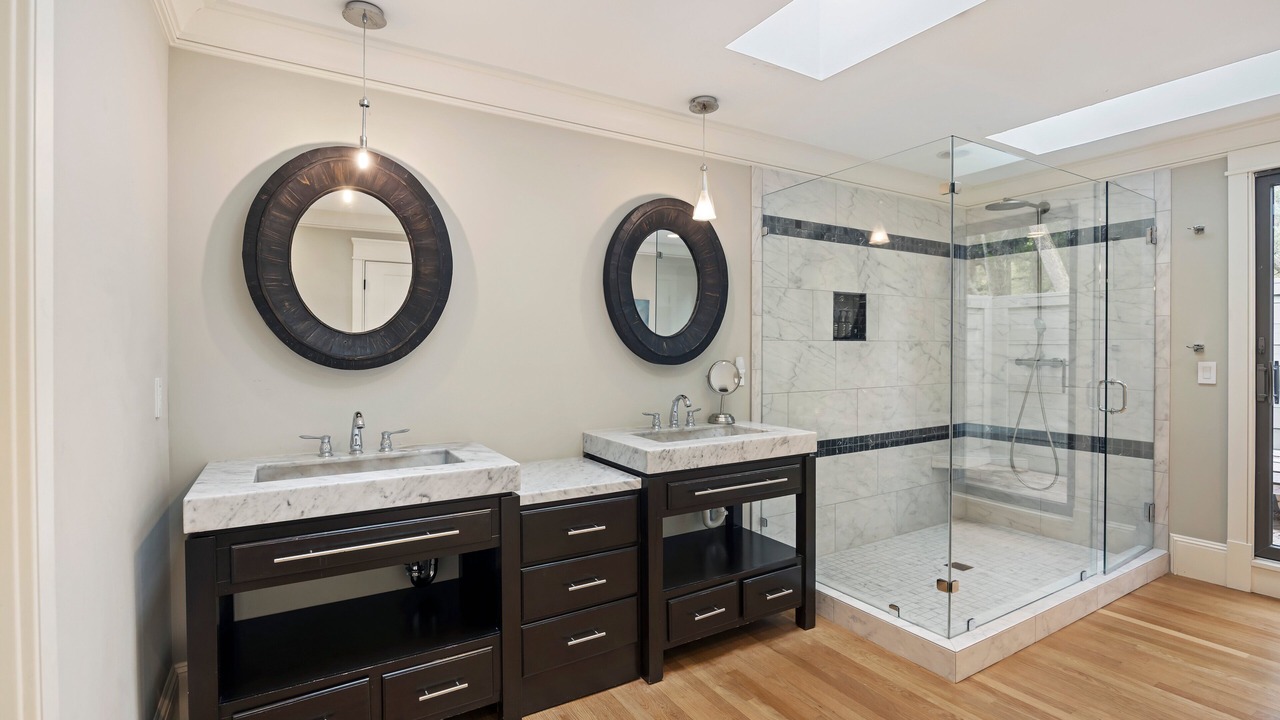 Photo of Bathroom in Vanderhorst Plantation