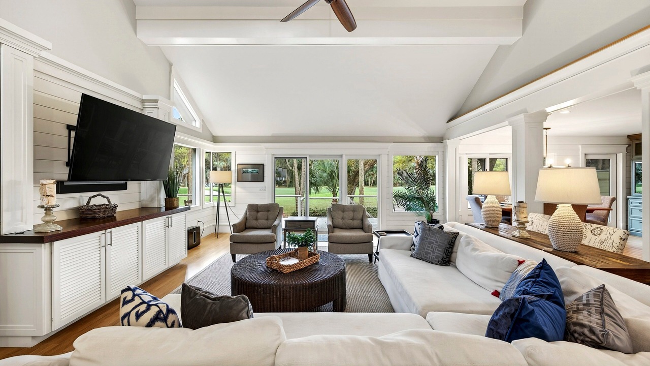 Photo of Livingroom in Vanderhorst Plantation