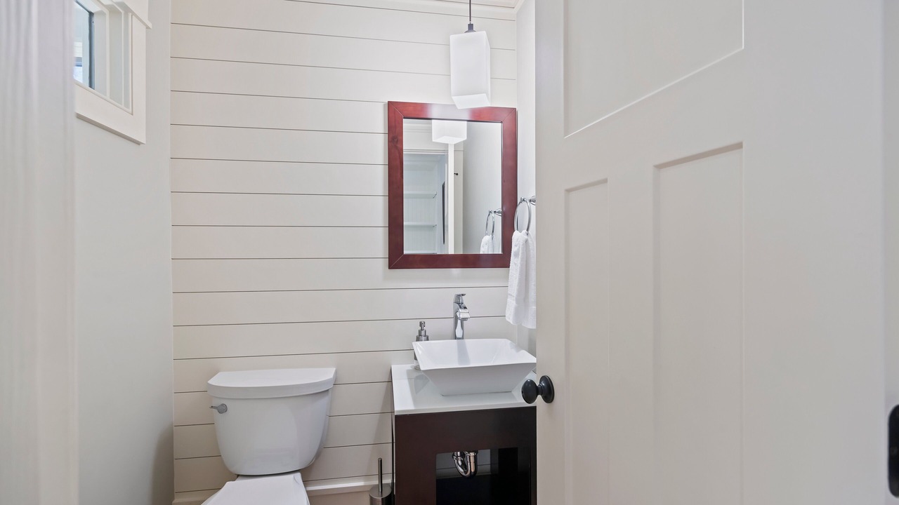 Photo of Bathroom in Vanderhorst Plantation