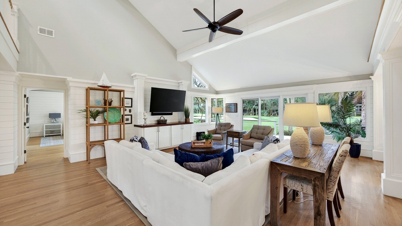 Photo of Livingroom in Vanderhorst Plantation