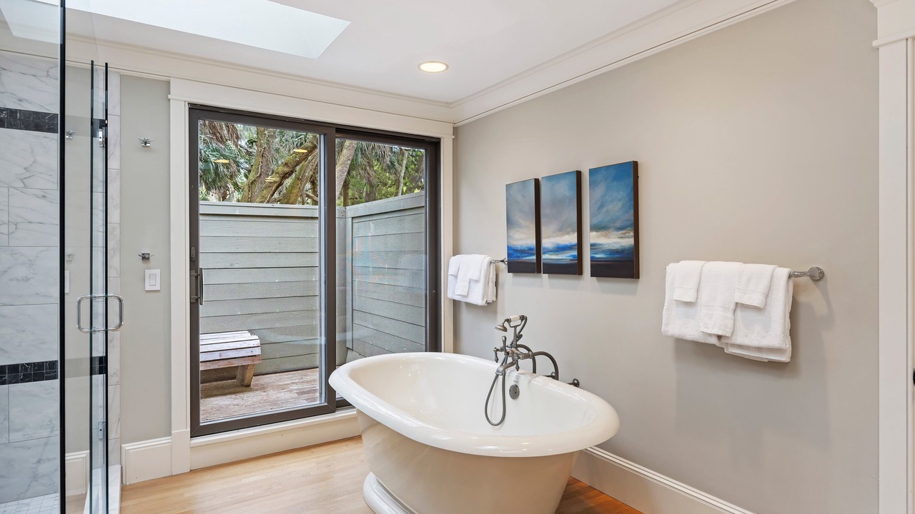 Photo of Bathroom in Vanderhorst Plantation