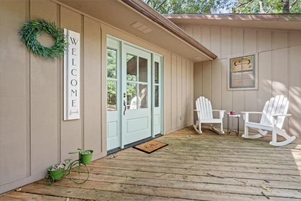 Photo of Patio Balcony in Lost Bridge Village