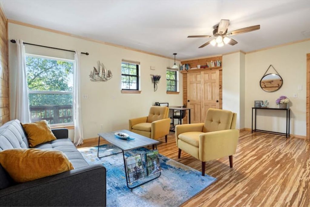 Photo of Livingroom in Lost Bridge Village