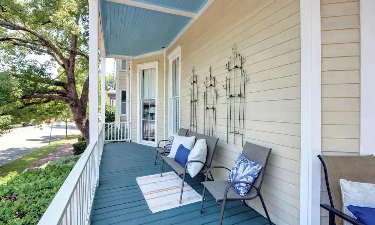Photo of Patio Balcony in Historic Downtown Savannah
