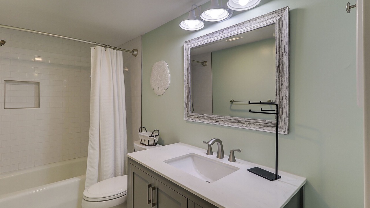 Photo of Bathroom in Harbour Town