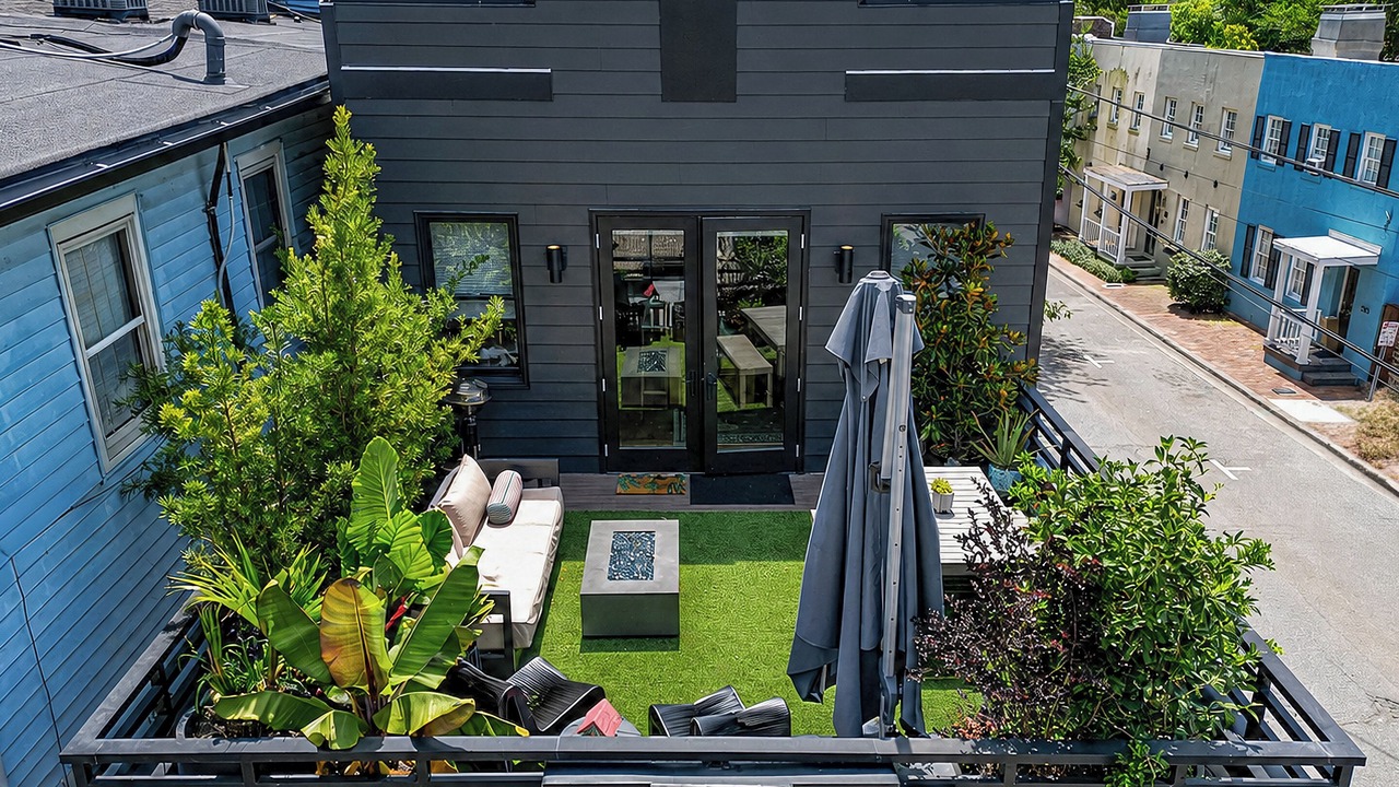 Photo of Outdoor in Historic District - North