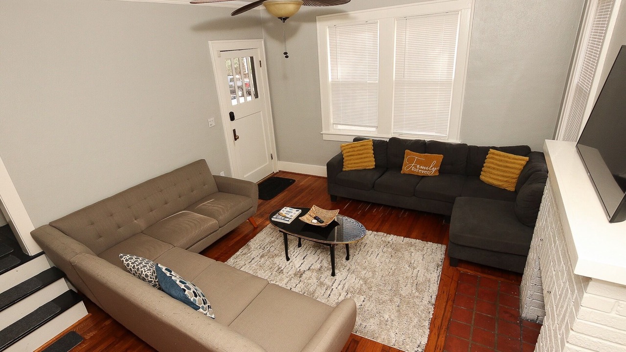 Photo of Livingroom in Chatham Crescent