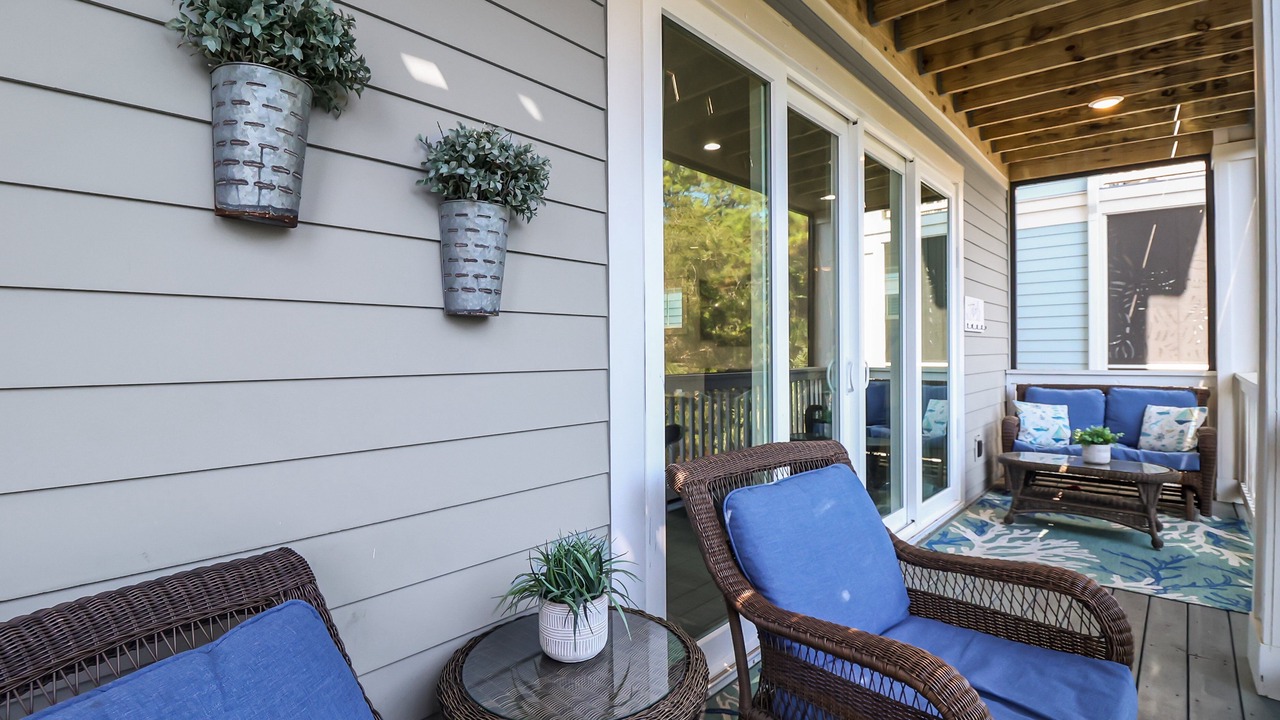 Photo of Patio Balcony in Folly Field