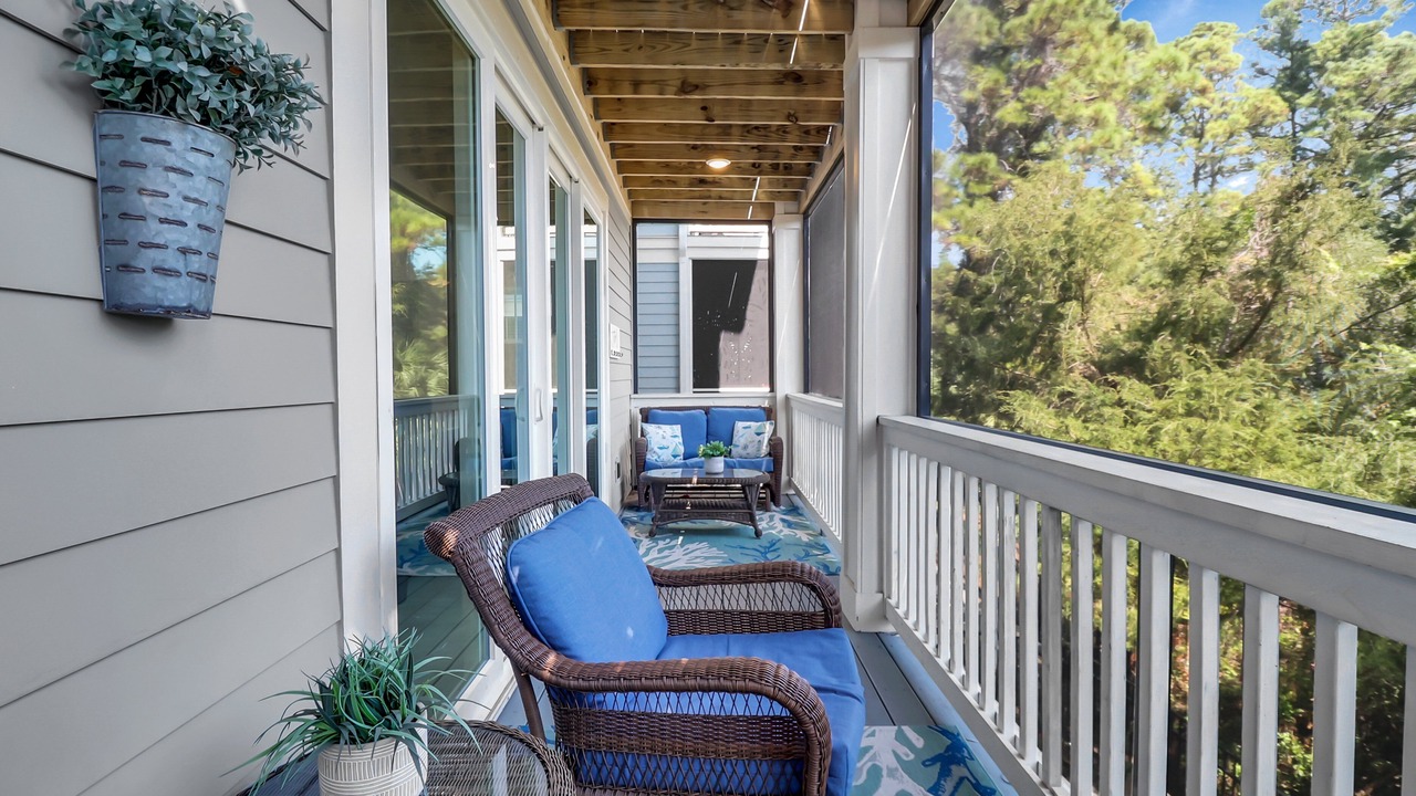 Photo of Patio Balcony in Folly Field