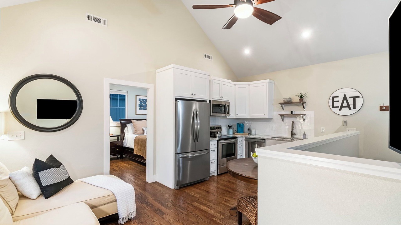 Photo of Livingroom in Downtown