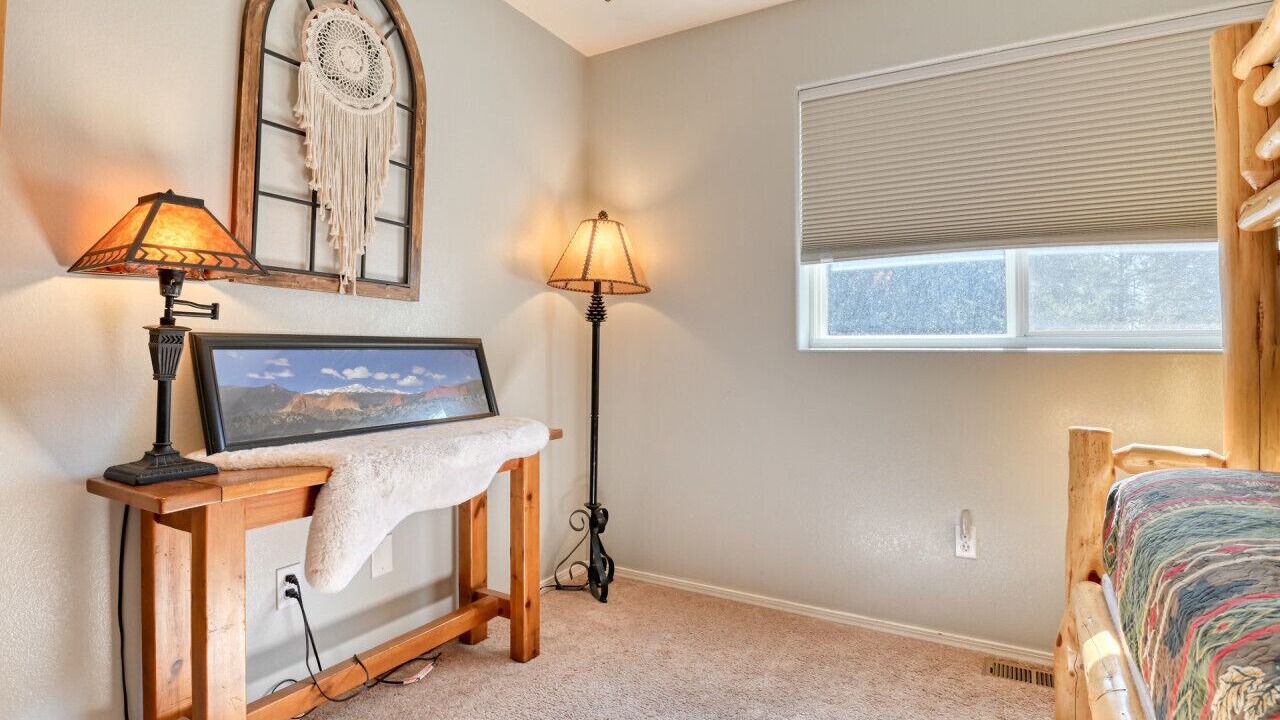 Photo of Bedroom in Green Mountain Falls