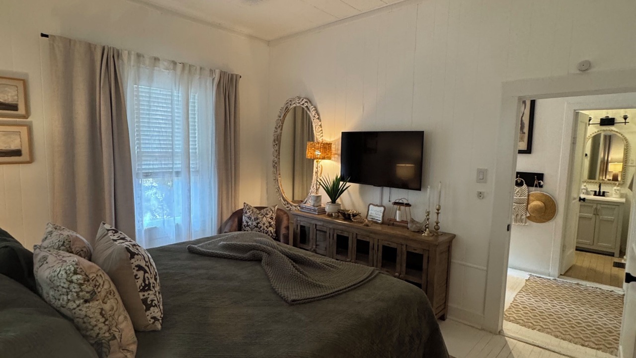 Photo of Bedroom in Hot Springs