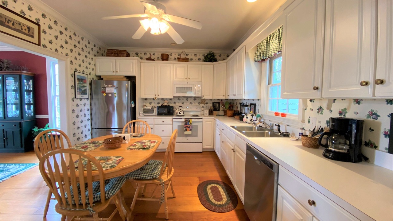 Photo of Kitchen in Jeremy Cay