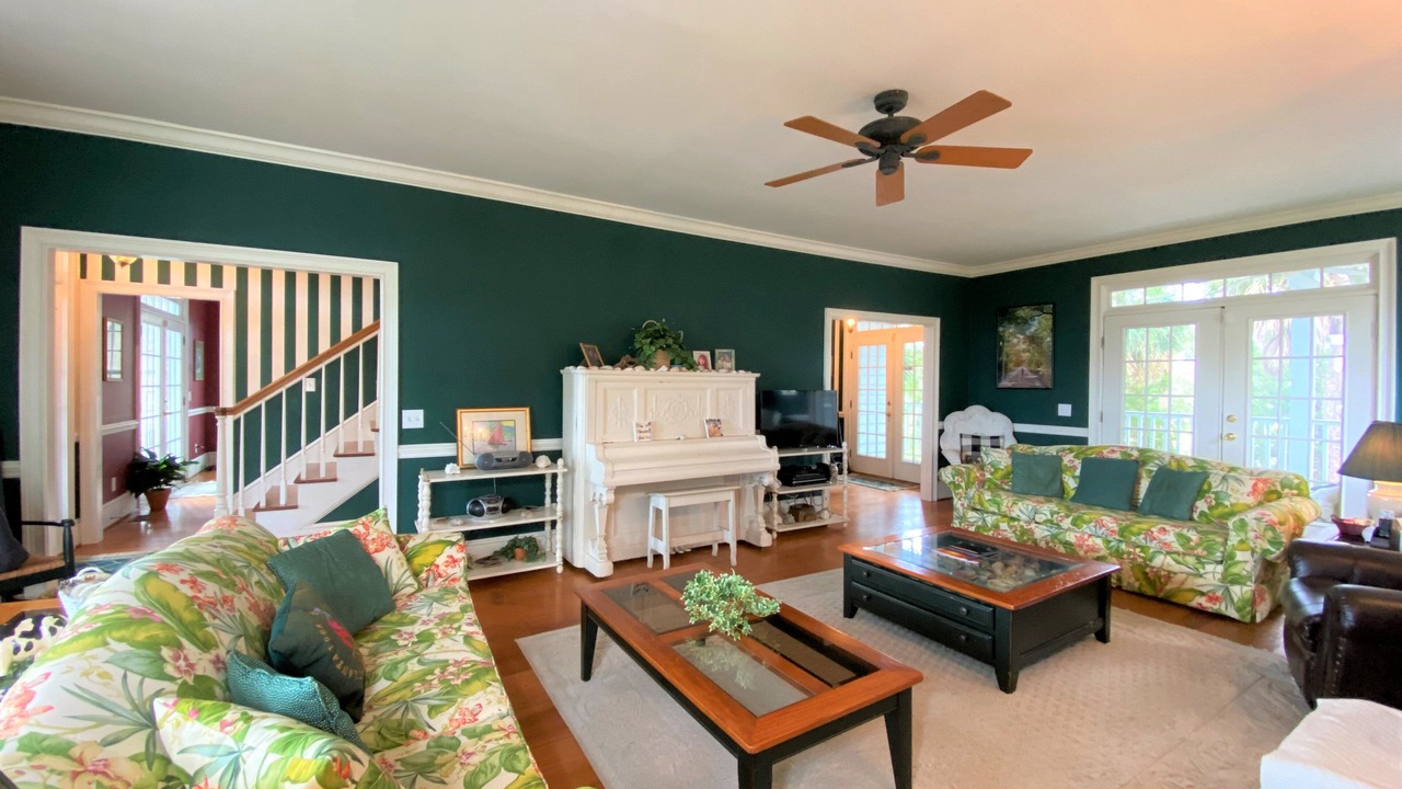 Photo of Livingroom in Jeremy Cay