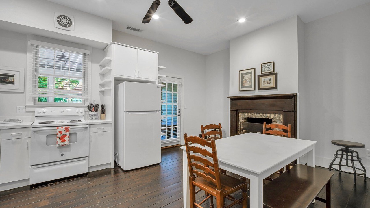 Photo of Kitchen in Beach Institute