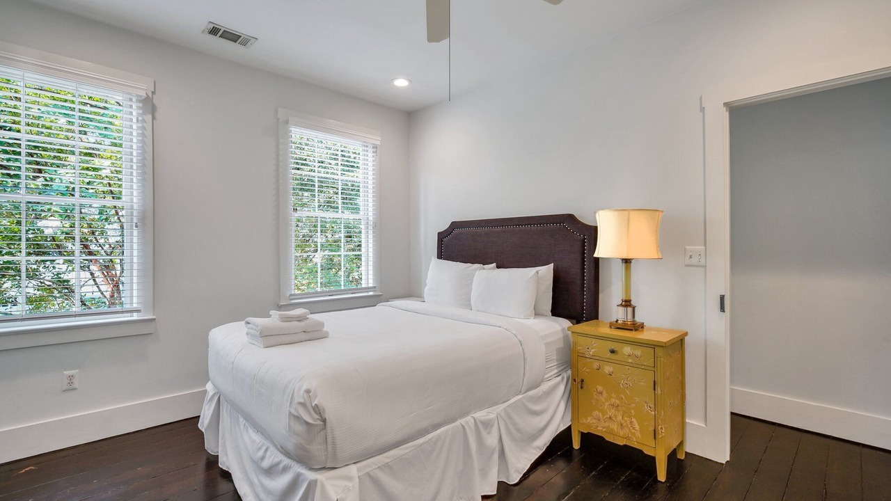 Photo of Bedroom in Beach Institute