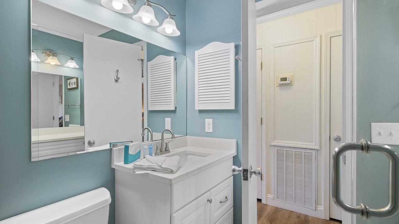 Photo of Bathroom in Folly Field