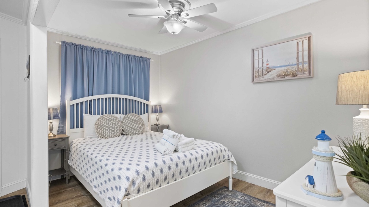 Photo of Bedroom in Folly Field