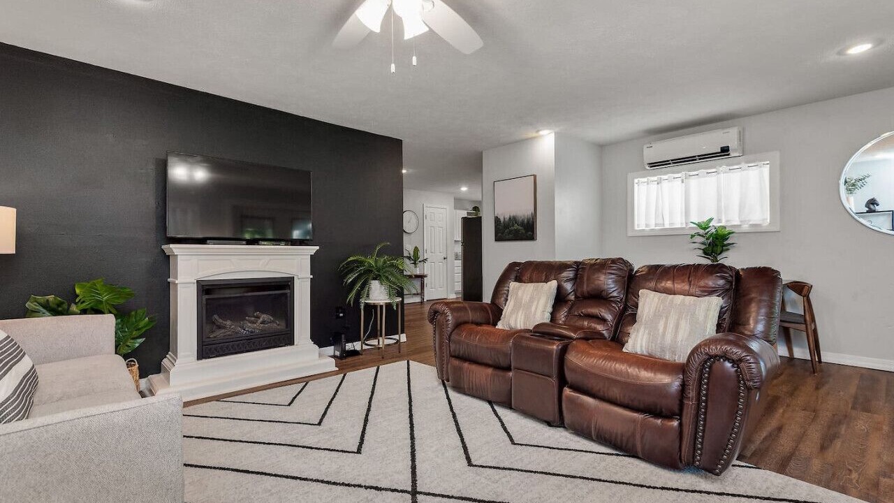 Photo of Livingroom in Jasper