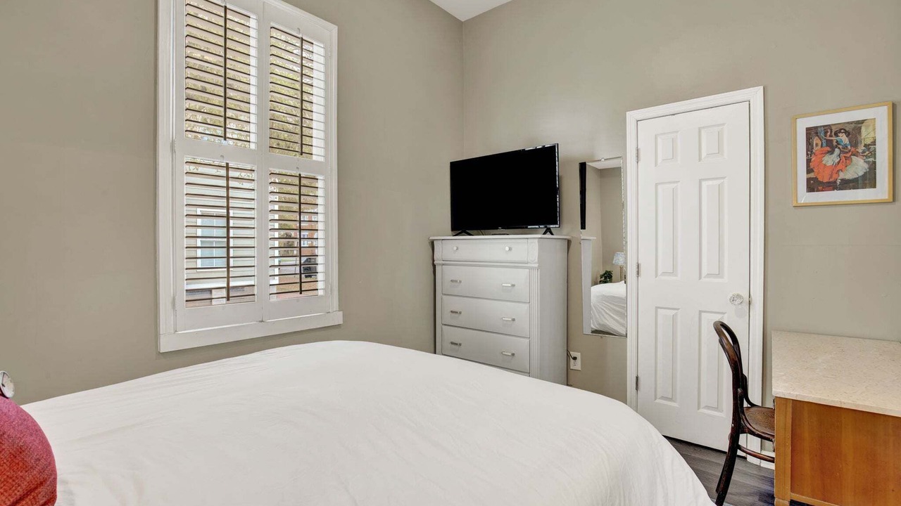 Photo of Bedroom in Beach Institute