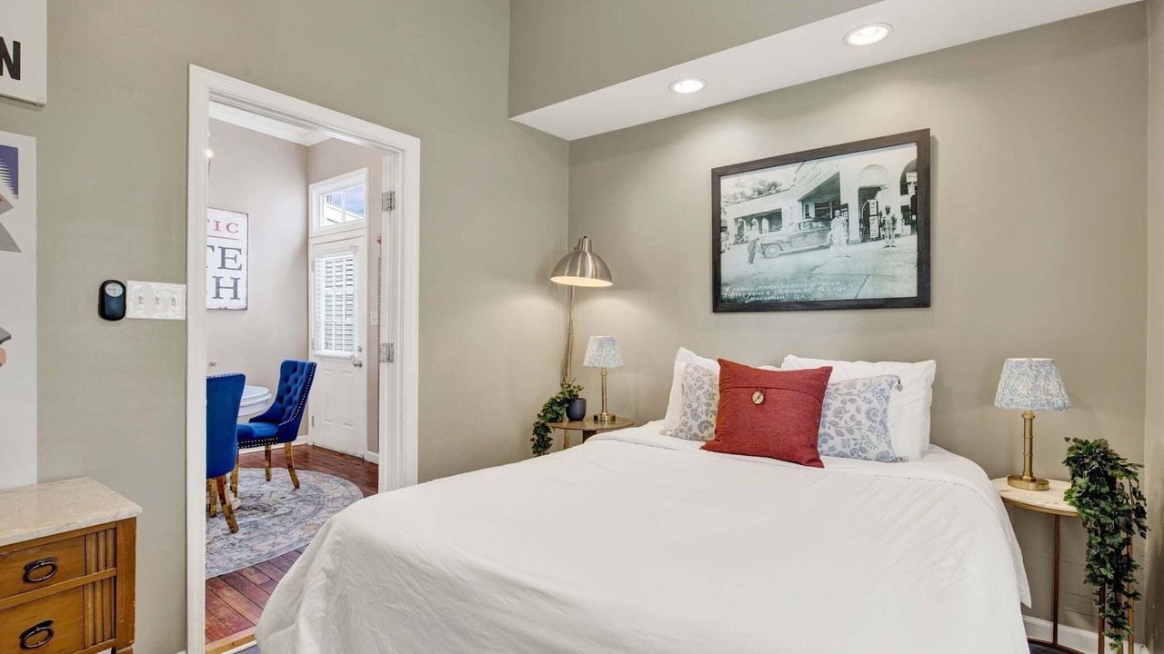 Photo of Bedroom in Beach Institute