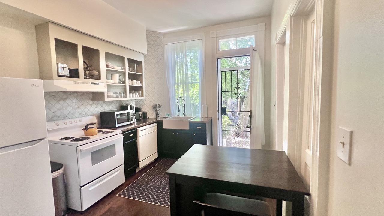 Photo of Kitchen in Savannah Victorian District