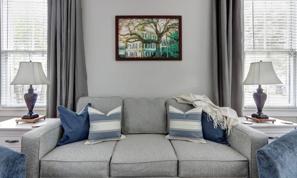 Photo of Livingroom in Historic District - North