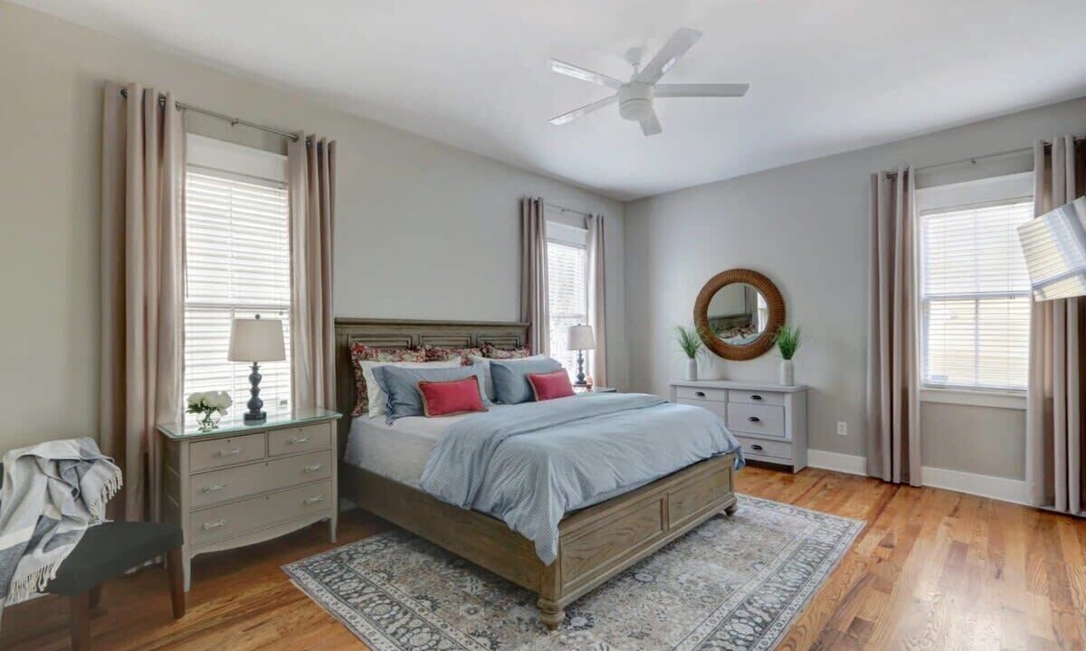 Photo of Bedroom in Historic District - North