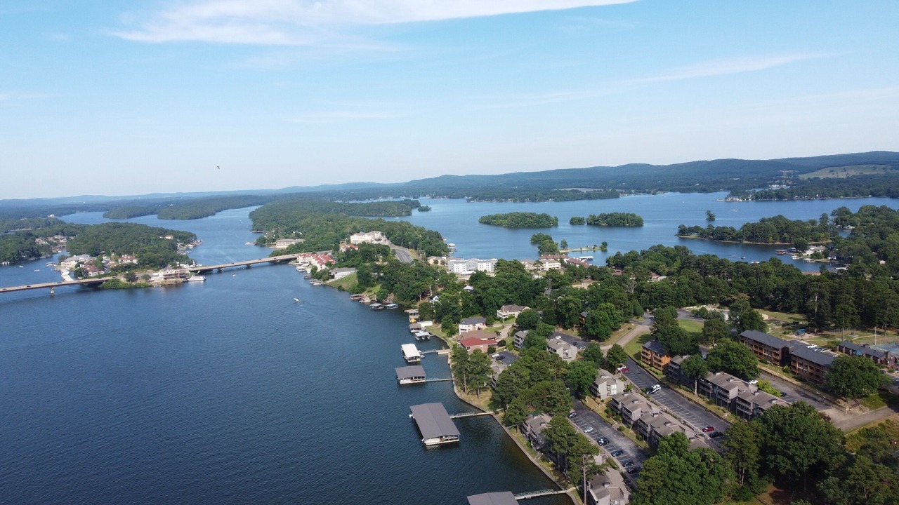 Photo of Others in Lake Hamilton