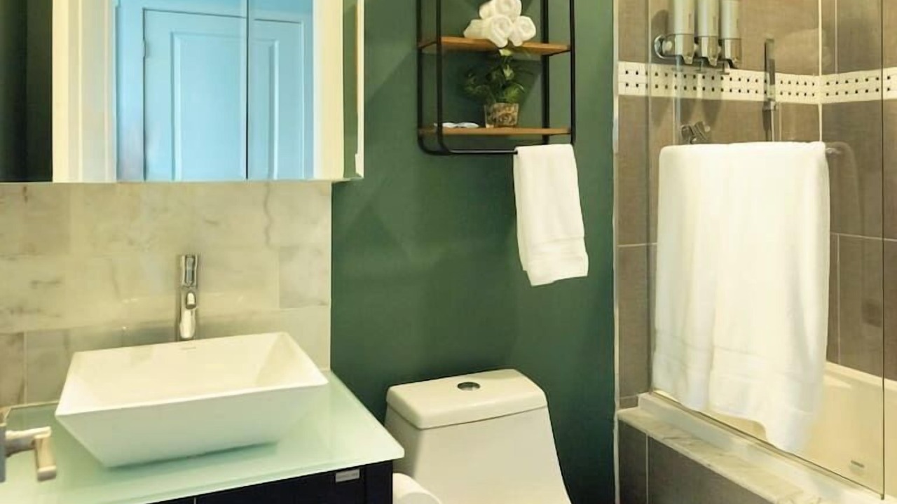 Photo of Bathroom in Old West Broad Neighborhood