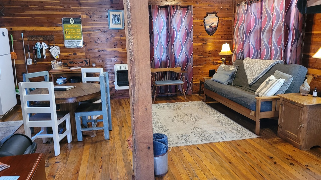 Photo of Livingroom in Jasper