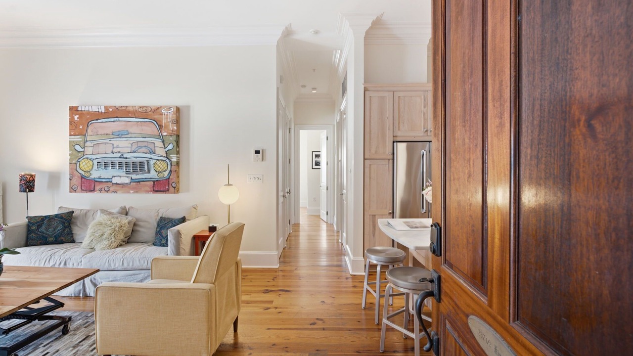 Photo of Livingroom in Harleston Village