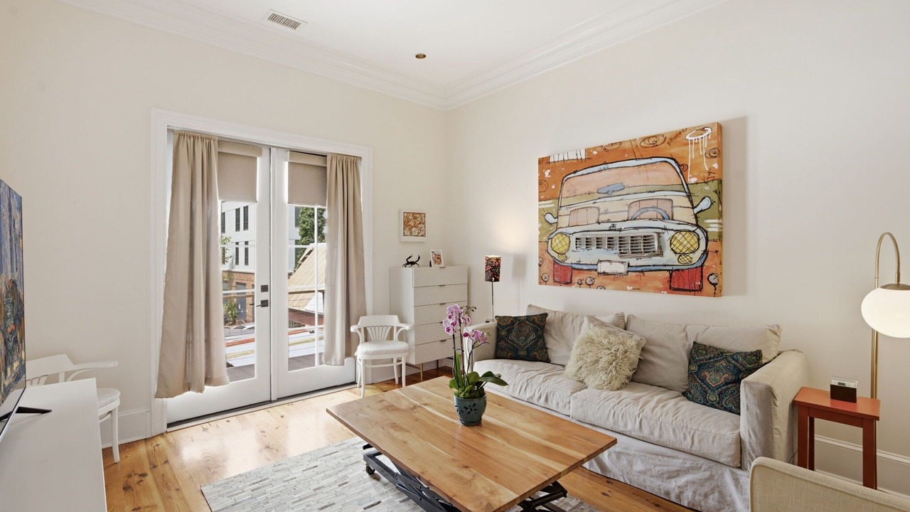 Photo of Livingroom in Harleston Village