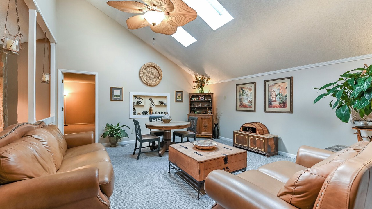 Photo of Livingroom in Summerville Historic District