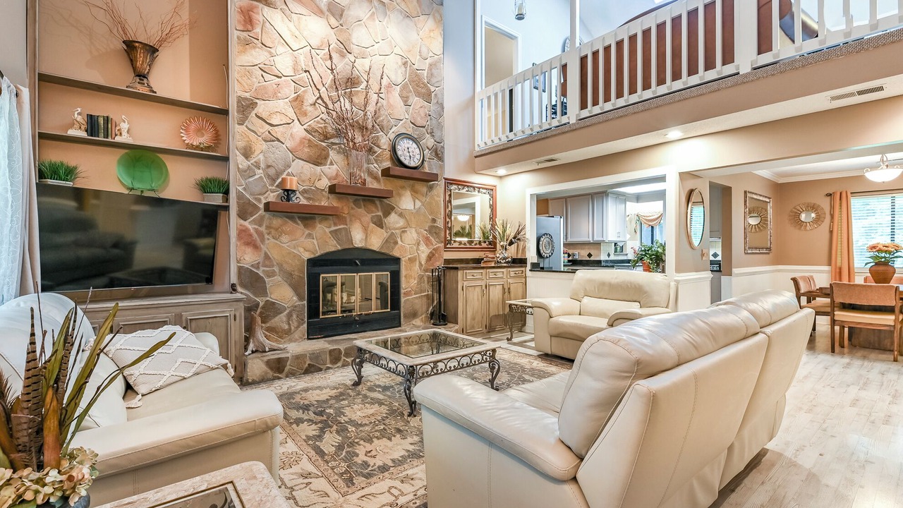Photo of Livingroom in Summerville Historic District