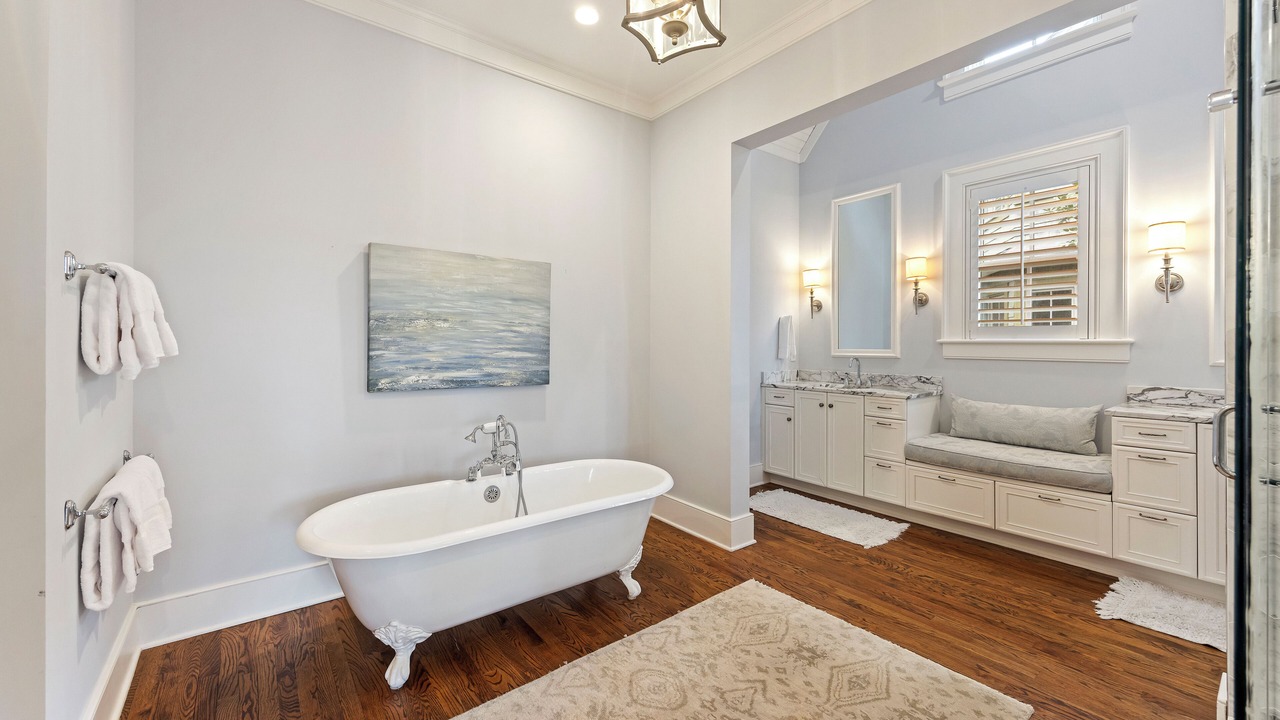 Photo of Bathroom in Vanderhorst Plantation