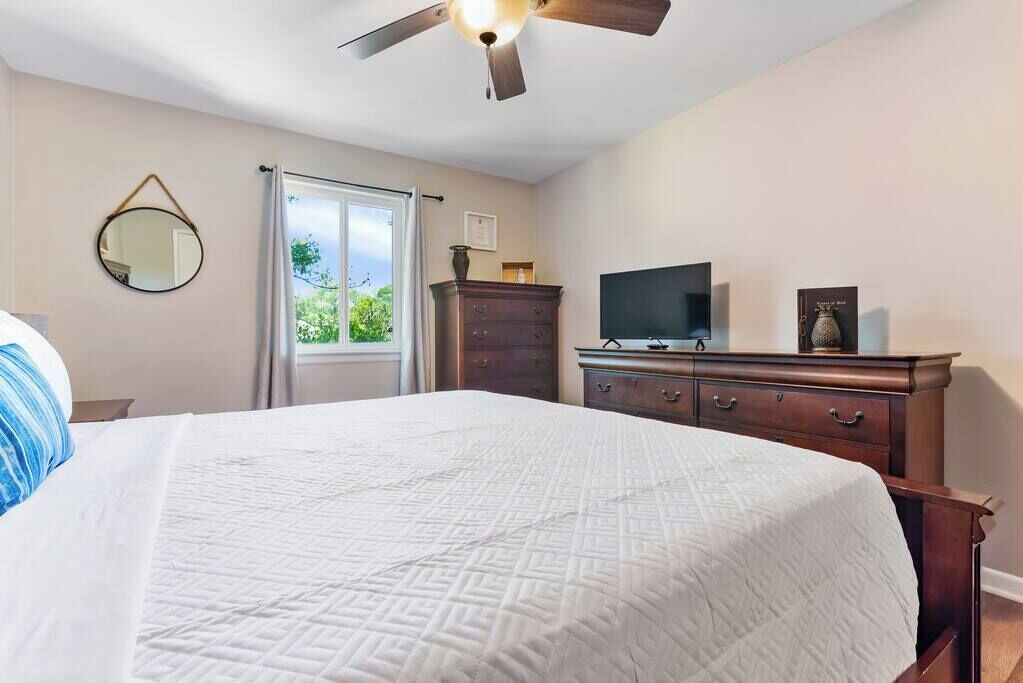 Photo of Bedroom in Demere Park